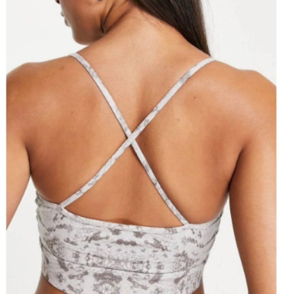 Varley Irena Light Support Sports bra - Picture 2 of 6
